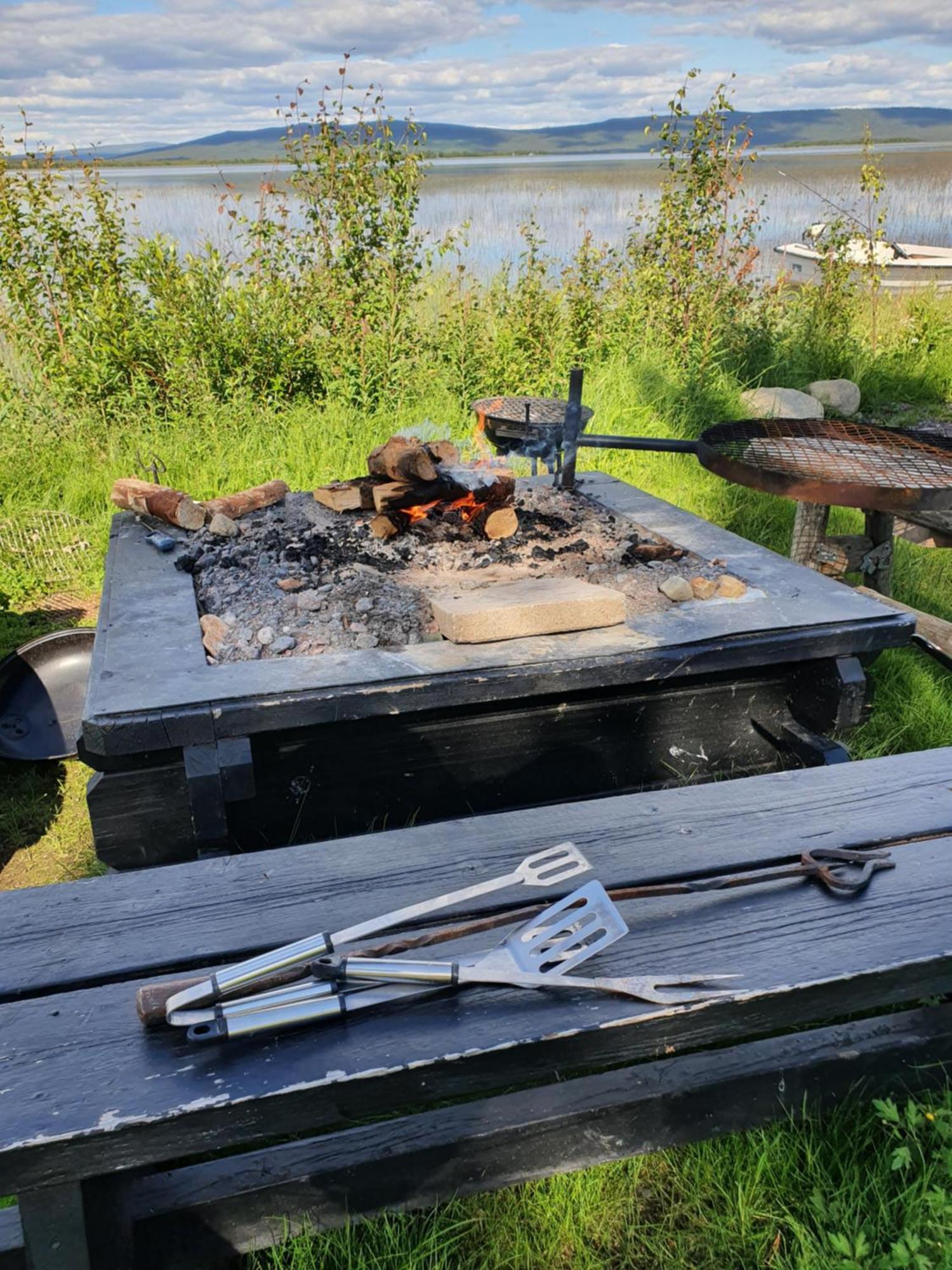Camp Caroli Wooden Cabins Jukkasjarvi Bagian luar foto