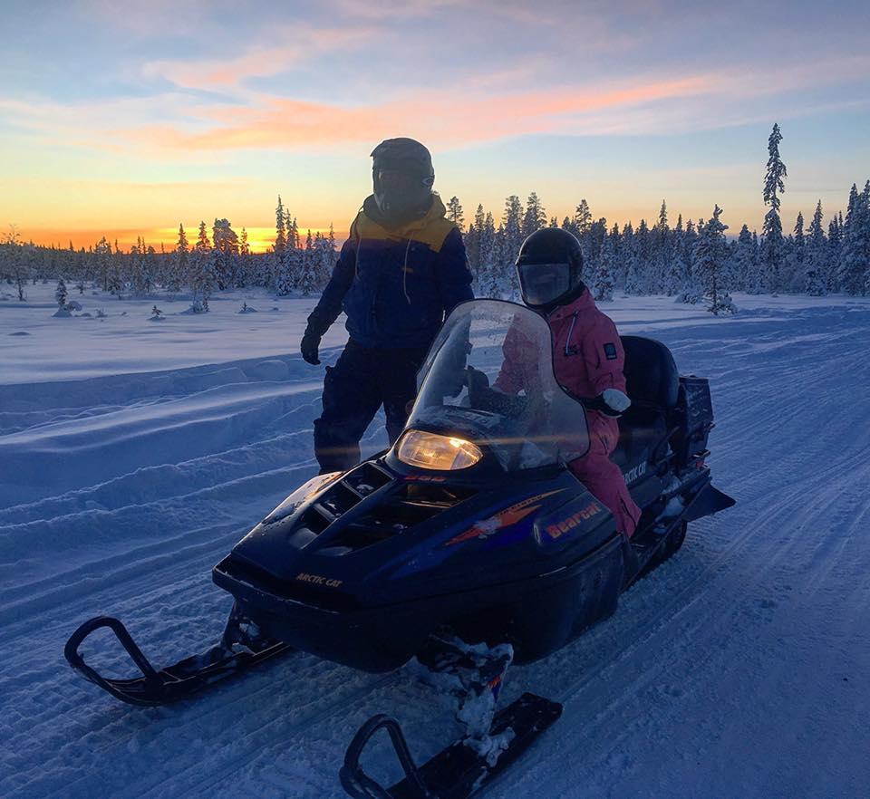 Camp Caroli Wooden Cabins Jukkasjarvi Bagian luar foto