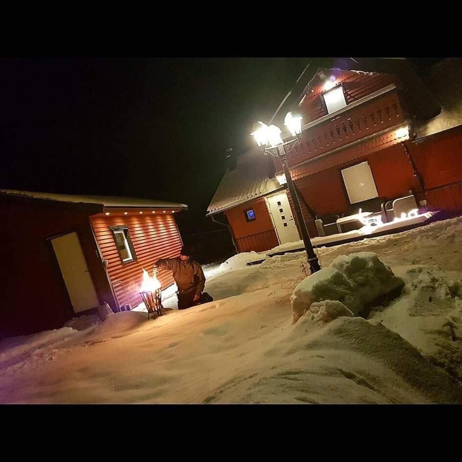 Camp Caroli Wooden Cabins Jukkasjarvi Bagian luar foto